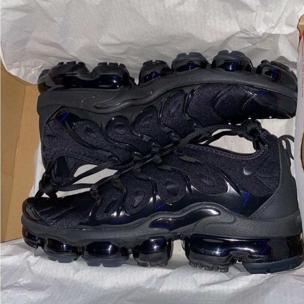 NIKE VAPOR MAXES SIZE 7